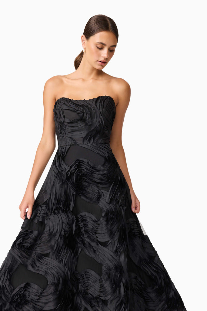 Asher Sweetheart Midi Dress in Black